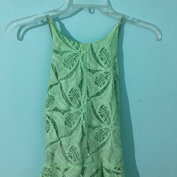 ☀️ NWOT Light Pastel Green High Low Top - Size M - Picture 3 of 12